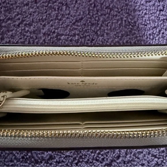 Kate Spade Wallet - Picture 4 of 4